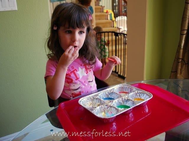 Painting Popcorn -So easy for kids to do