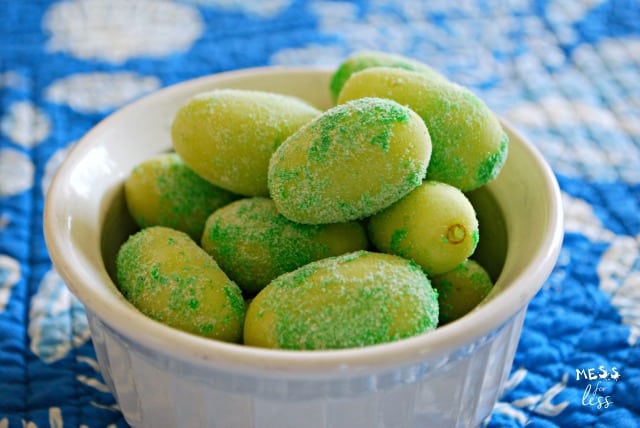 sour patch grapes in bowl