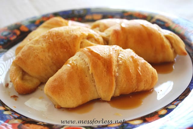 Easy Peach Pie Crescents