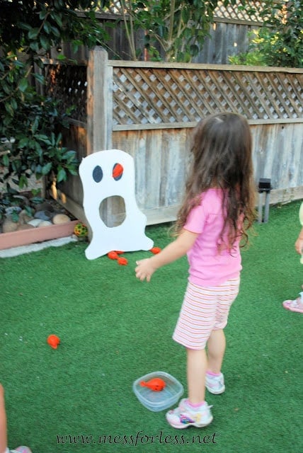 playing ghost toss
