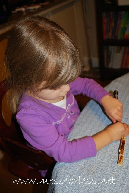 child coloring clothespin