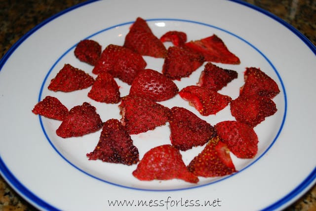 easy dried strawberries
