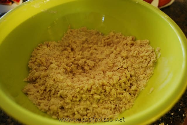 crumble topping in bowl