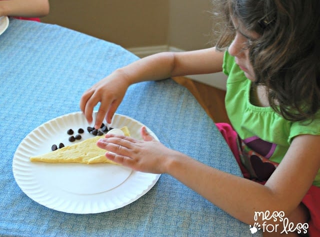 making crescent roll smores