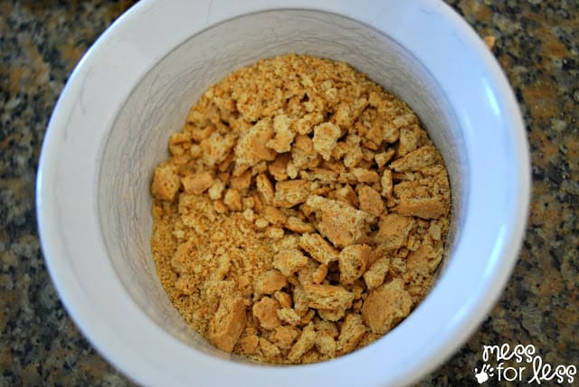 crushed graham cracker crumbs