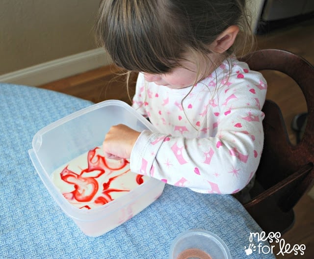 Food coloring in milk