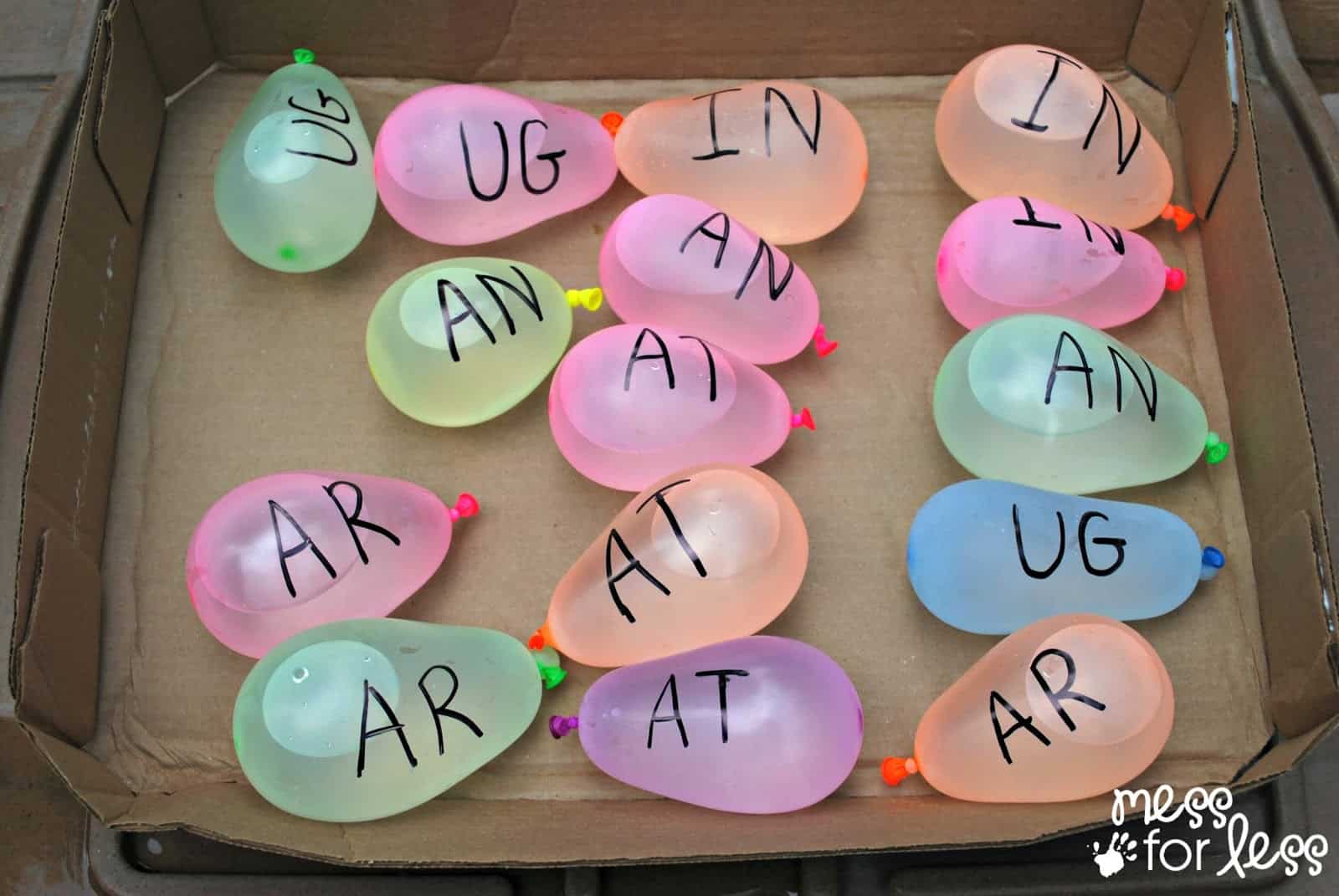 words on balloons1 - Kindergarten Phonics Games