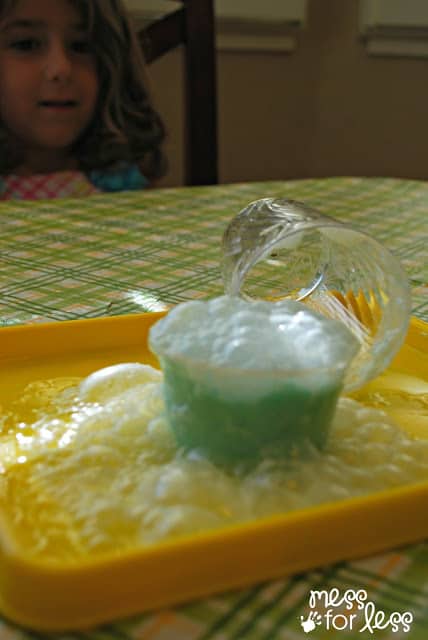 Baking soda and vinegar experiment