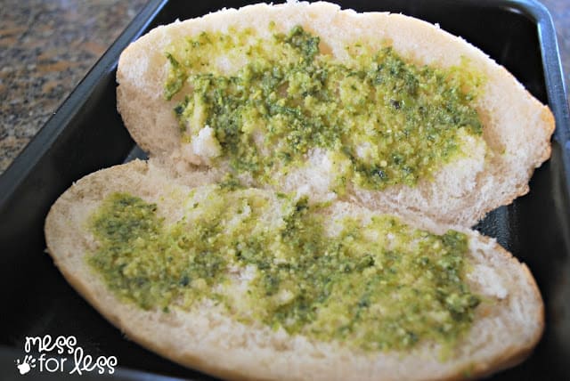 Bread with pesto 