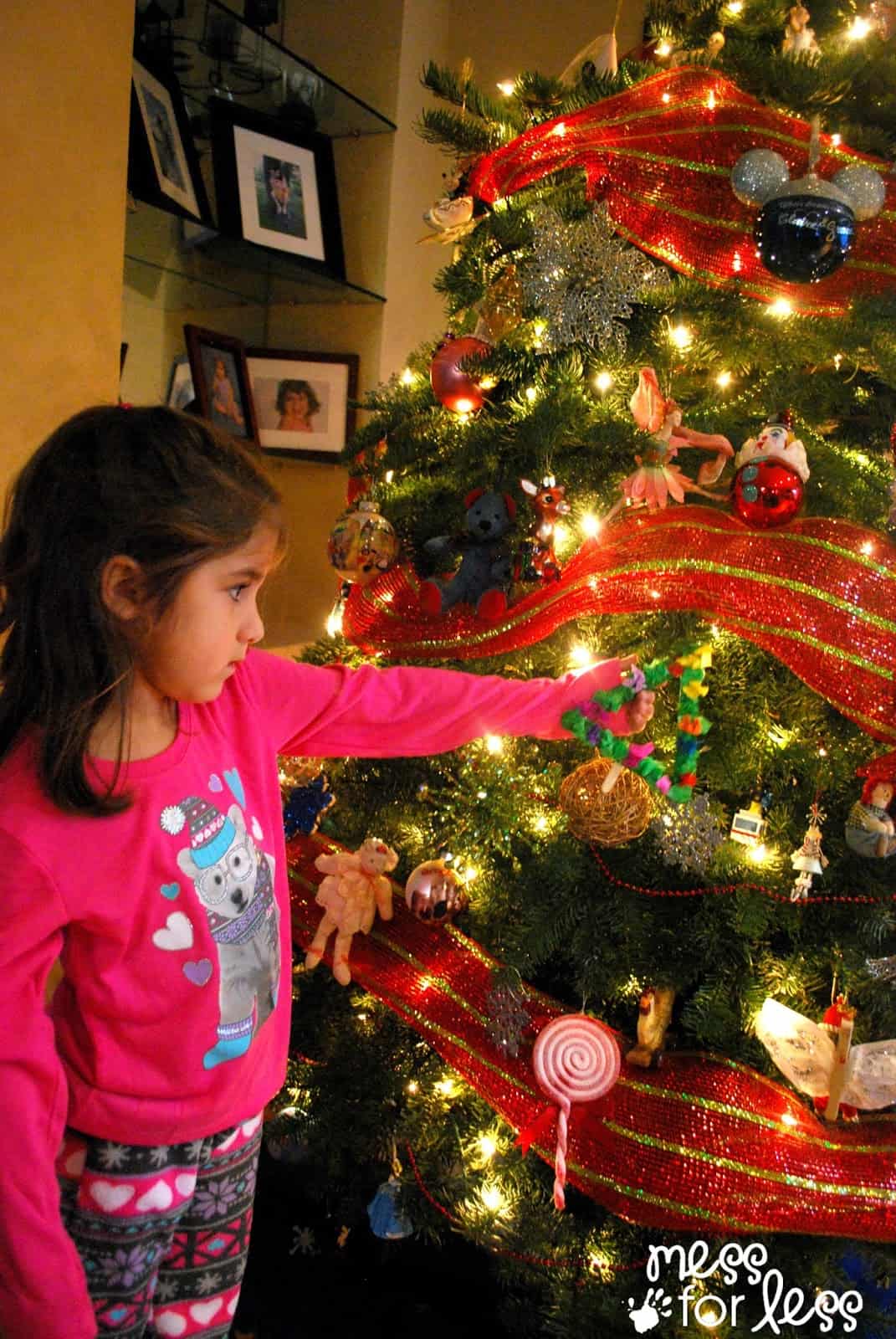 Decorating the tree 