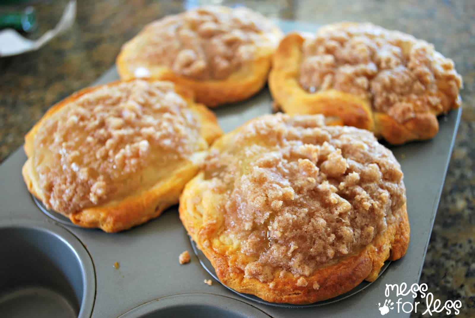 fresh baked apple pie muffins