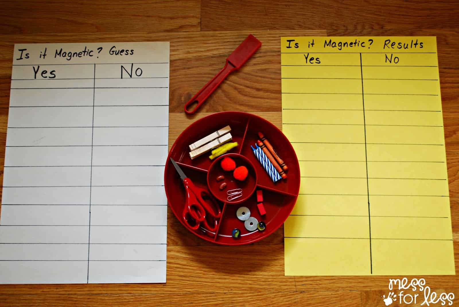 paper and tray with magnets