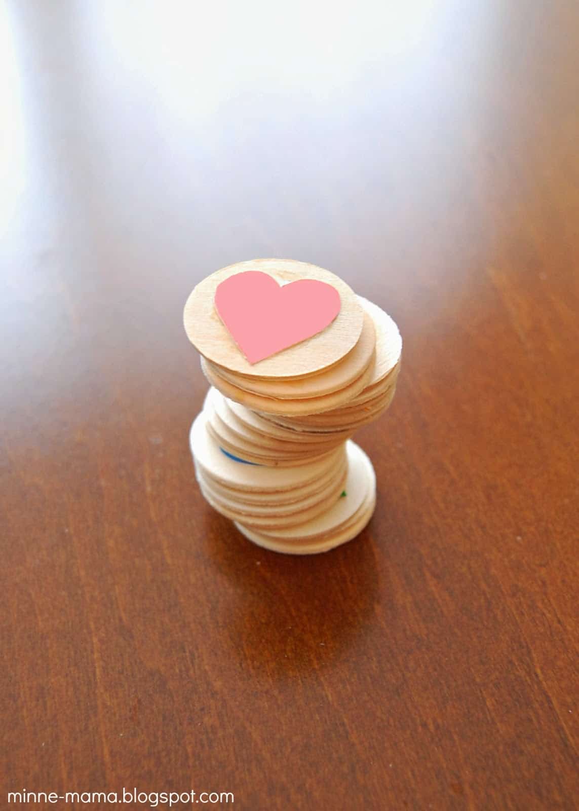 stack of round wood pieces
