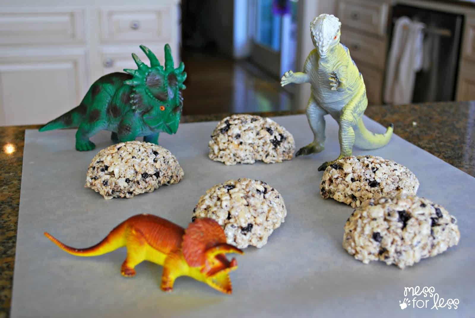 Dinosaur eggs treats