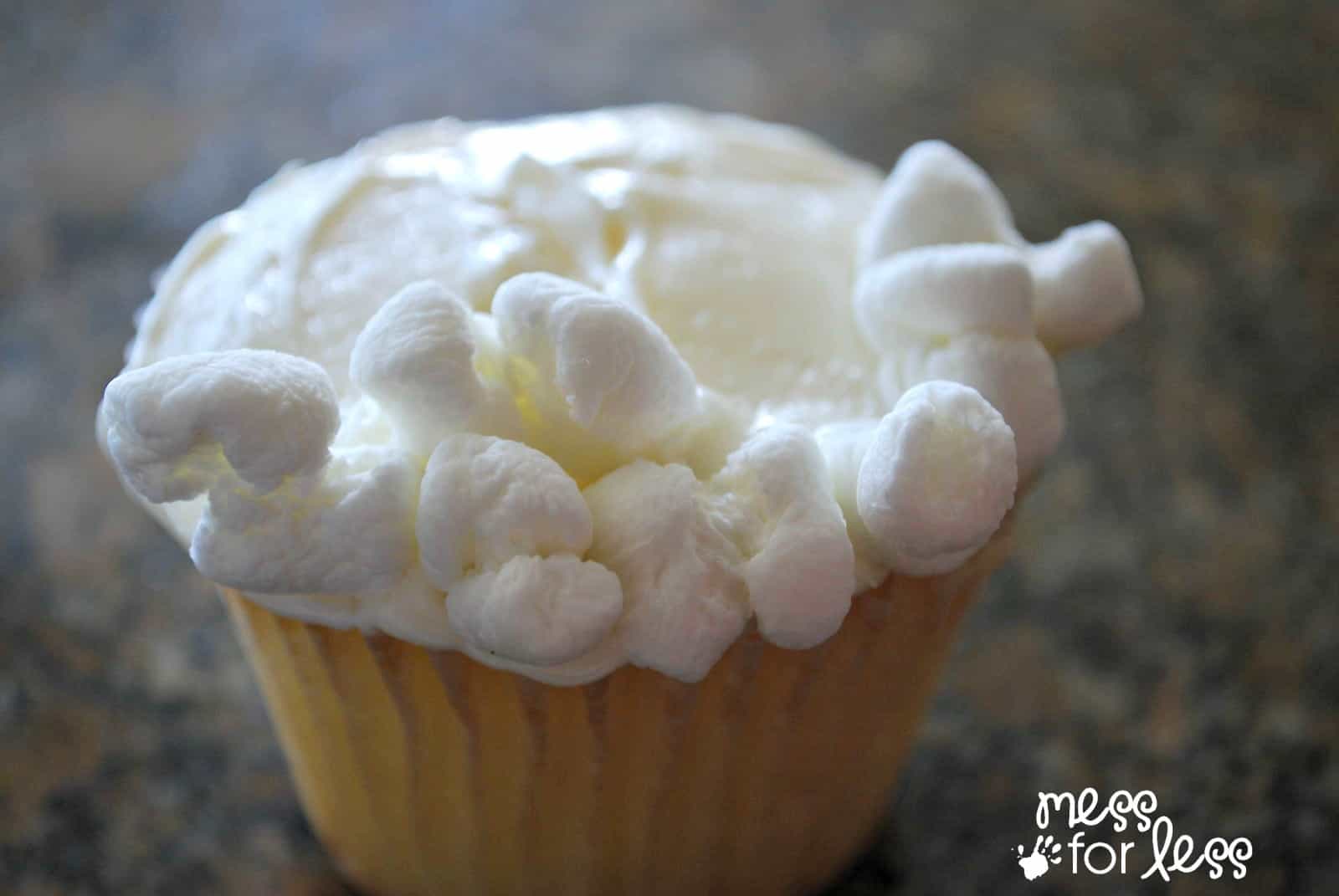 popcorn cupcakes with marshmallows