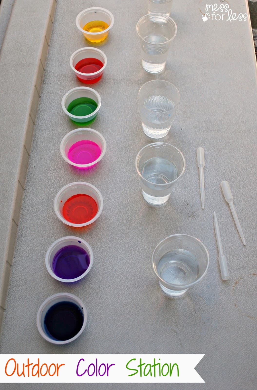 Outdoor Color Station - Simple set up and will keep kids occupied while they experiment with mixing colors. A great fine motor activity as well.