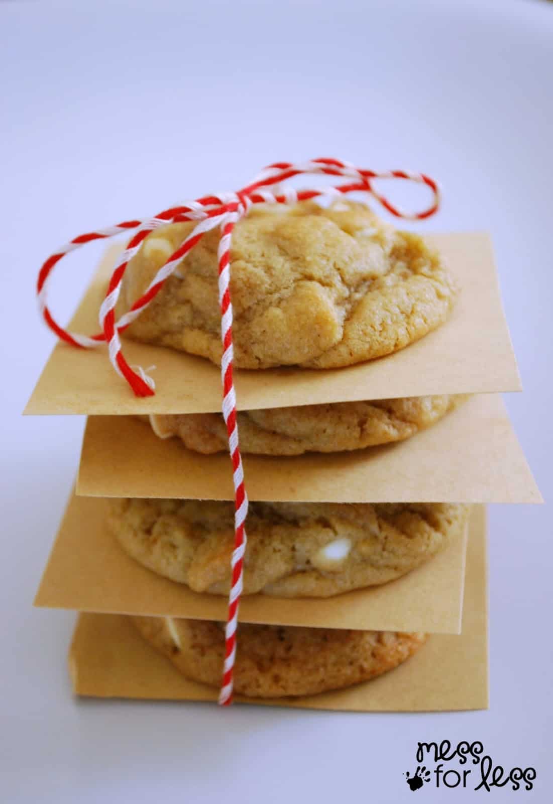 White chocolate chip cookies tied with string