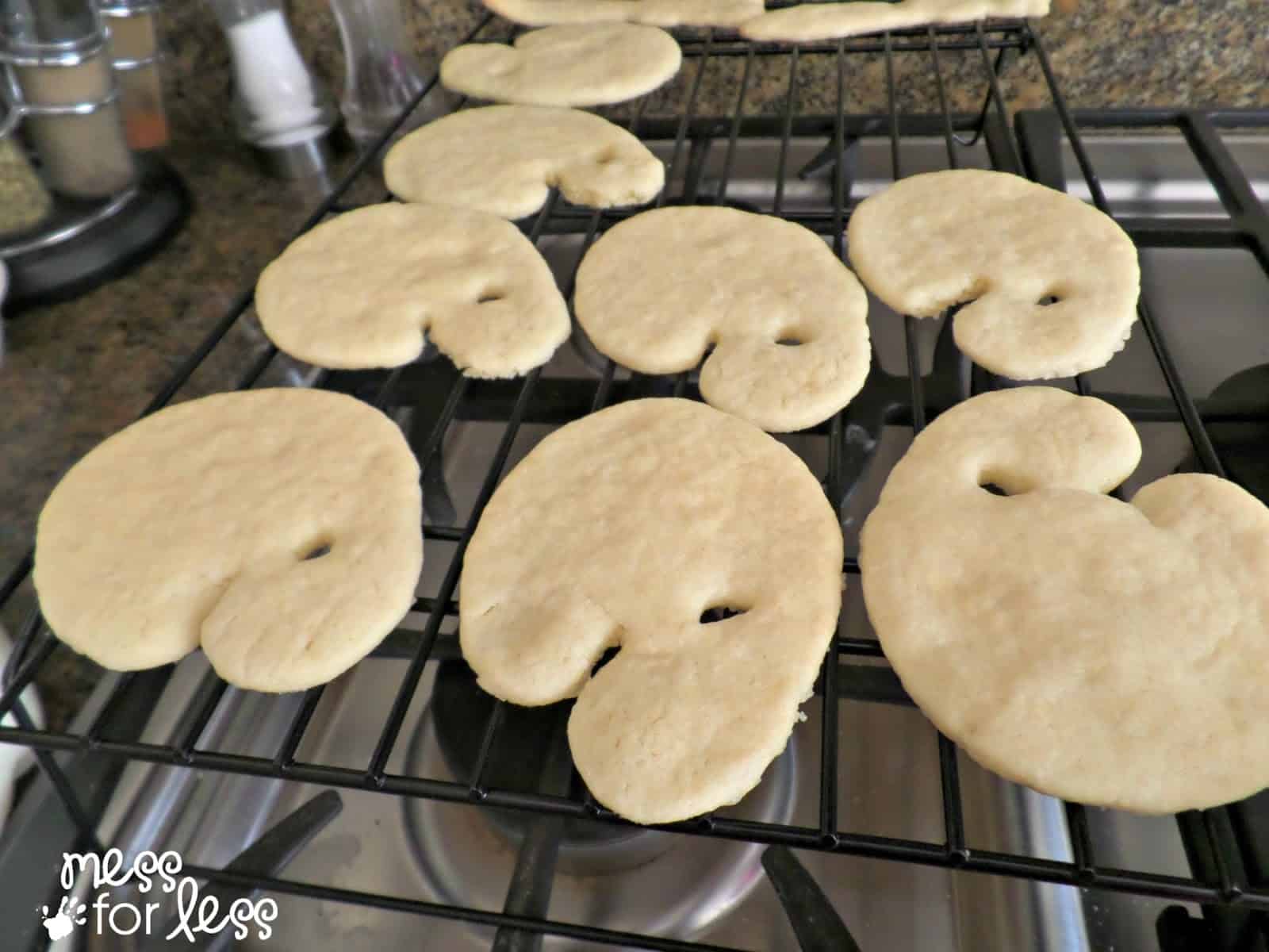 paint palette cookies on cooling rack