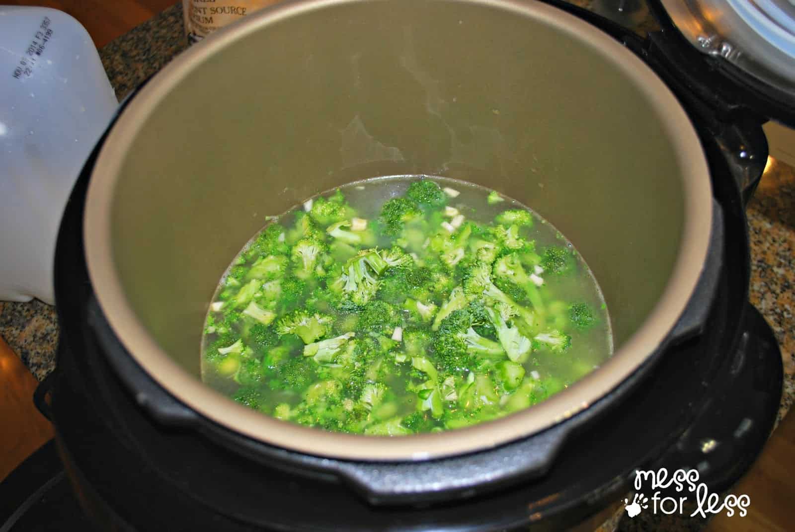 Broccoli soup in instant pot