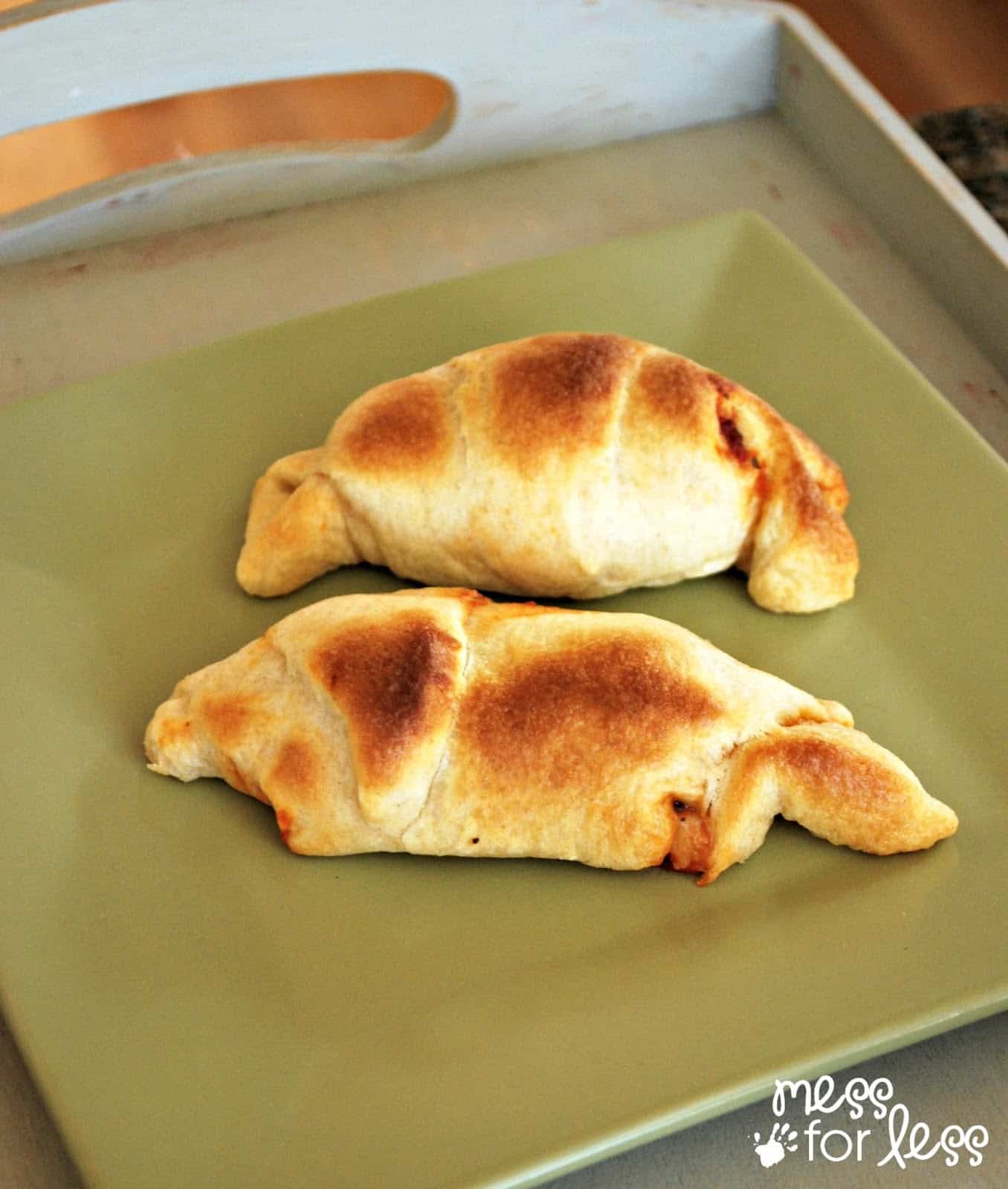 Crescent Roll Recipes: Pizza Crescents - Mess for Less