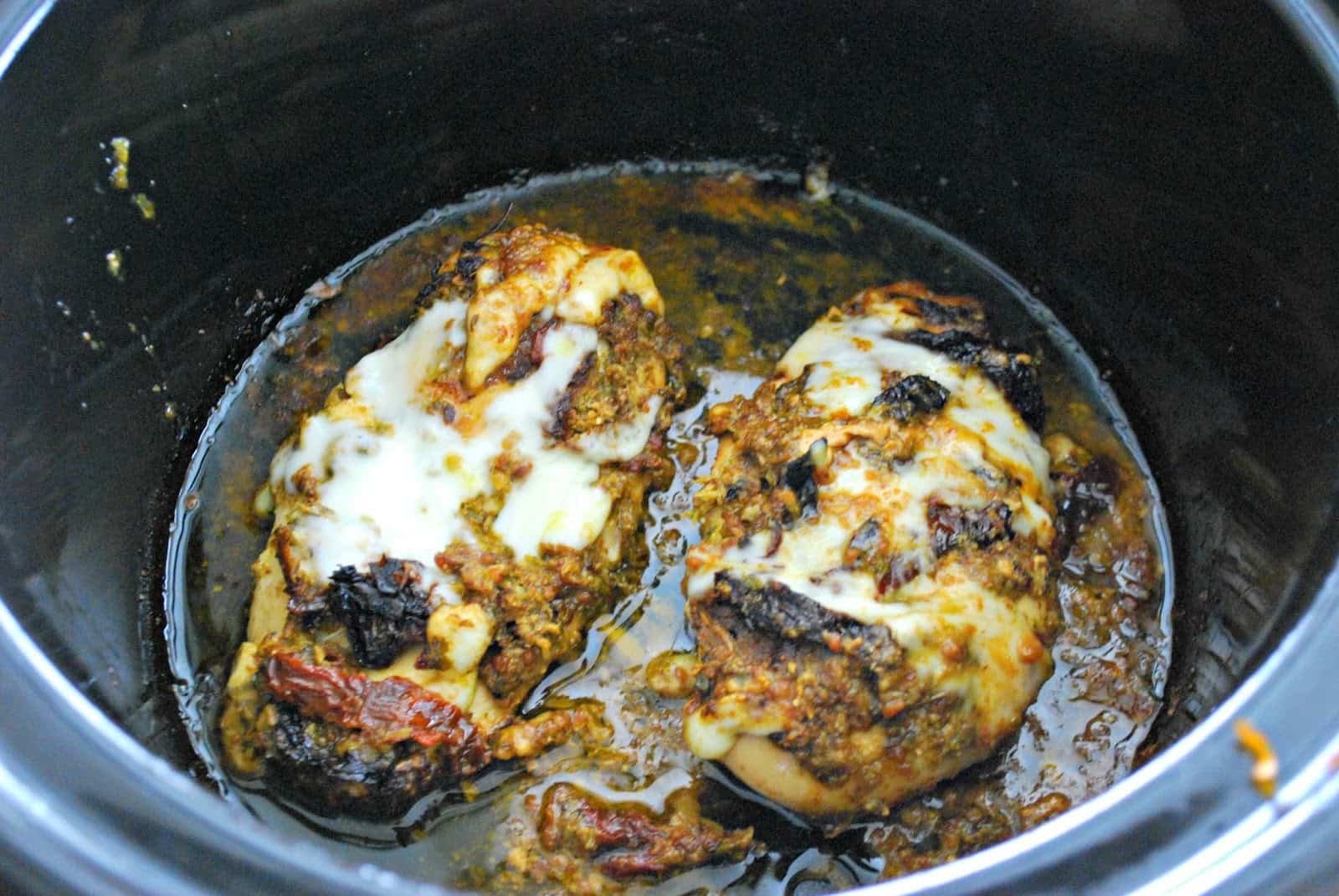 Chicken with Pesto and Sun Dried Tomatoes in slow cooker