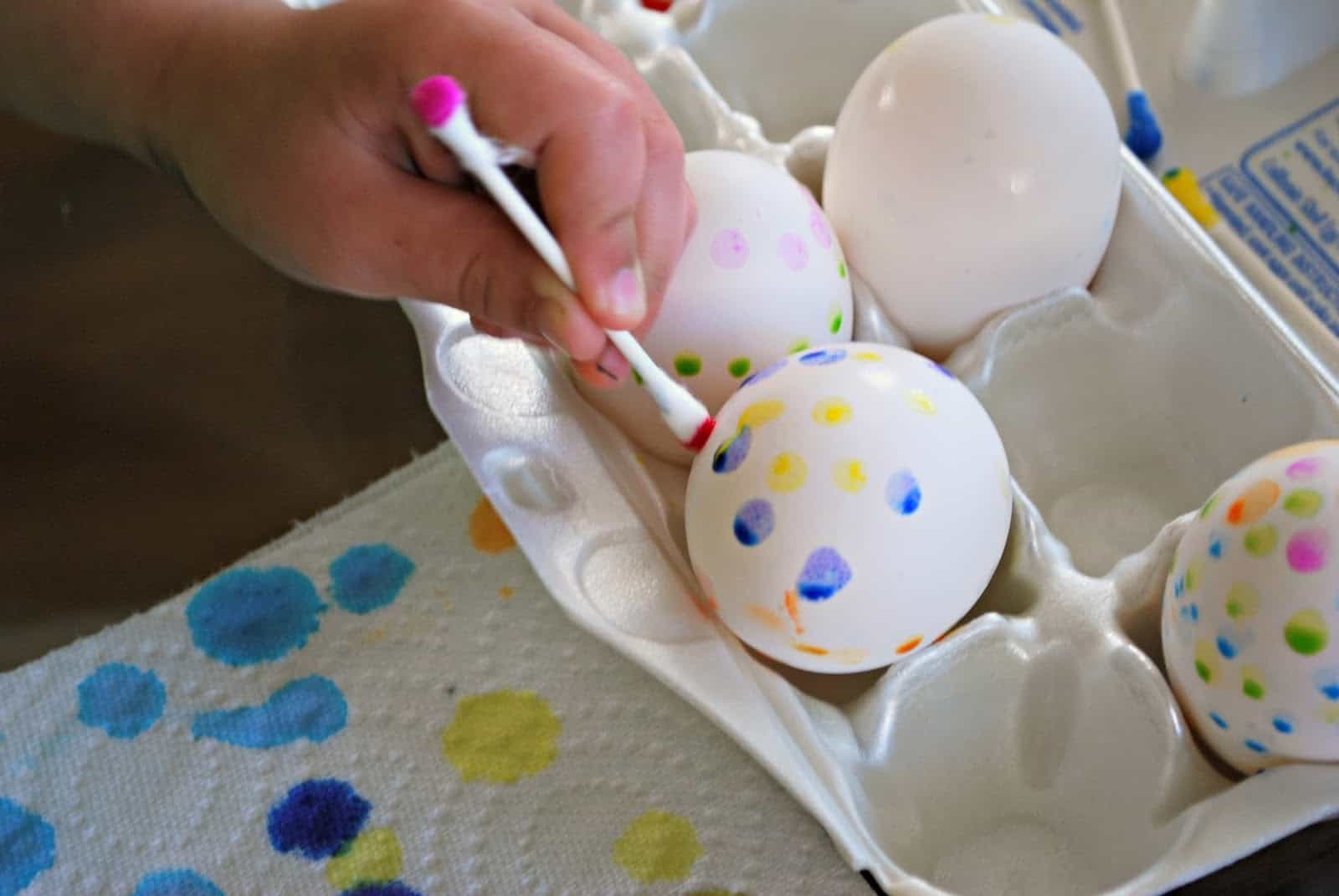 decorating easter eggs with q-tips and paint