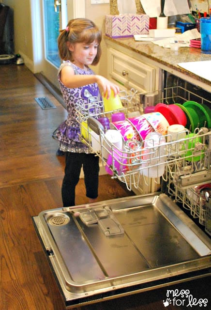 Teach Kids to Use the Dishwasher