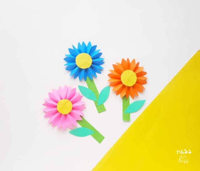 Paper Flower Wreath Craft - Our Kid Things