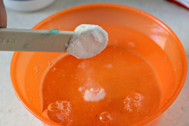 adding baking soda to a slime recipe