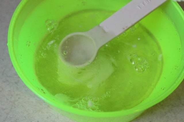 making slime with baking soda