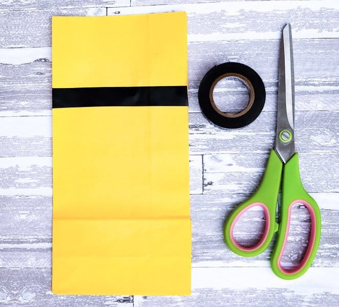 making easy minion gift bags