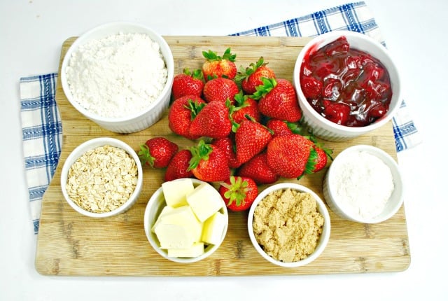 ingredients for strawberry dump cake