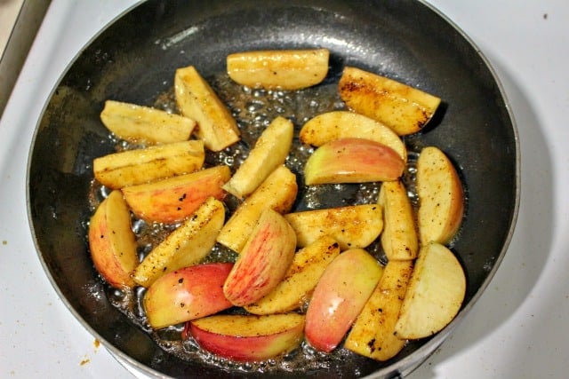 apples in a skillet