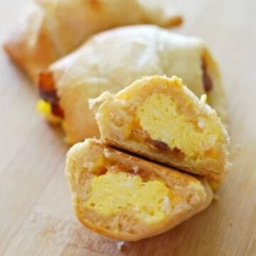 bacon egg and cheese crescent rolls