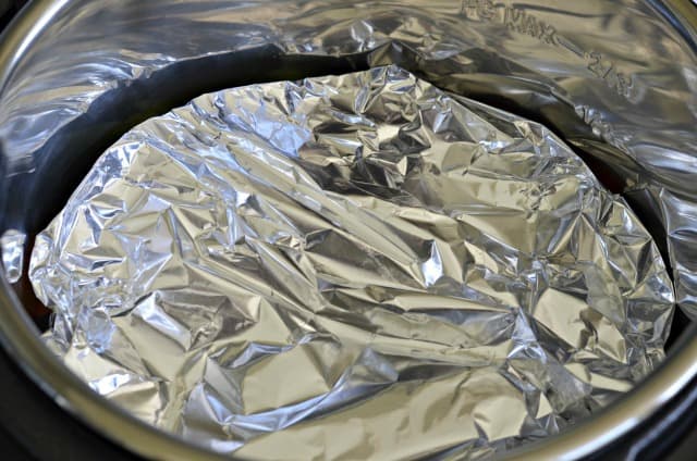 aluminum foil in pan