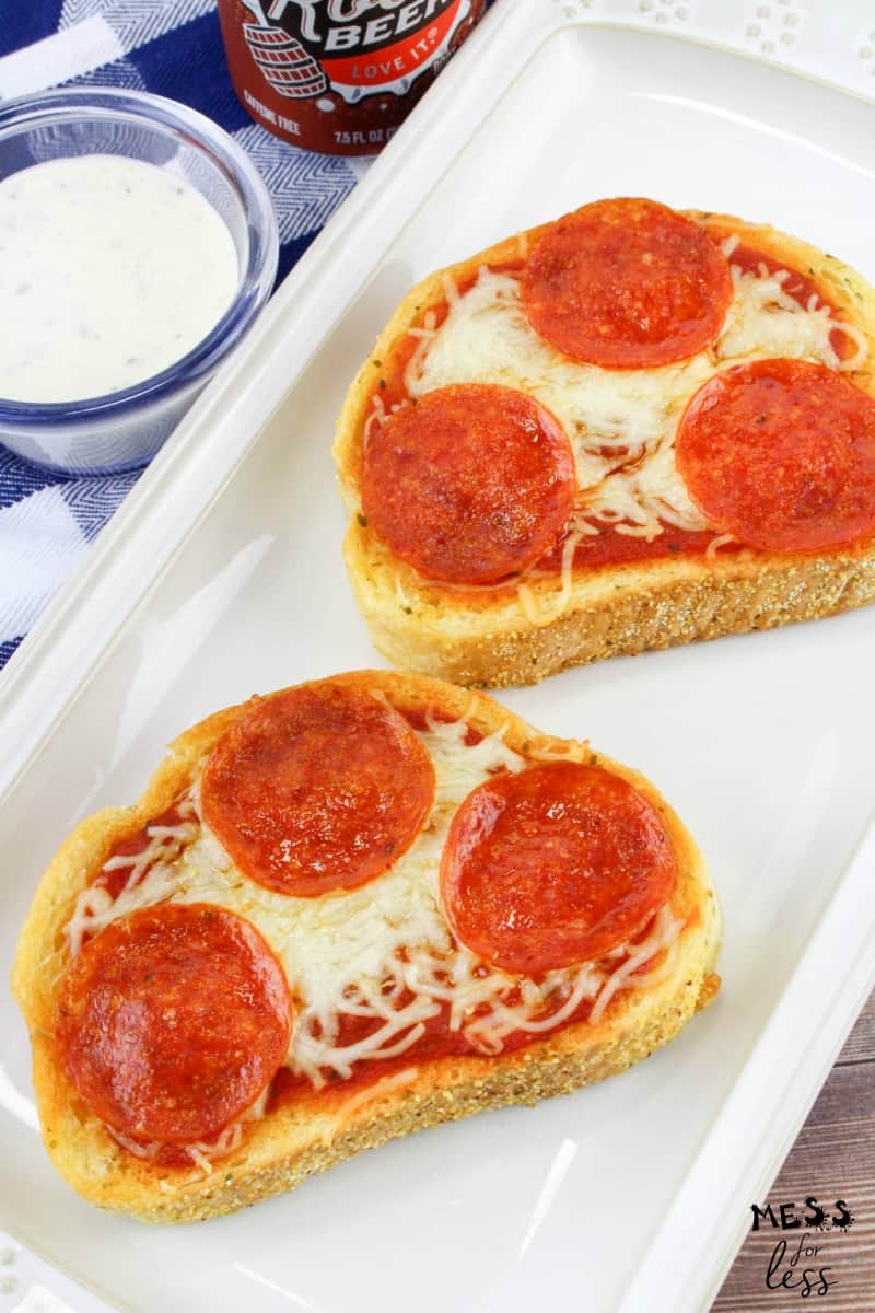 Easy Garlic Bread Pizza