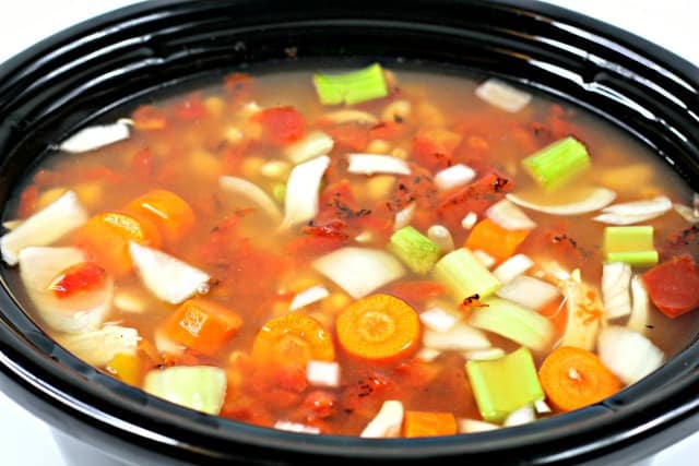 how to make chicken soup in the crock pot