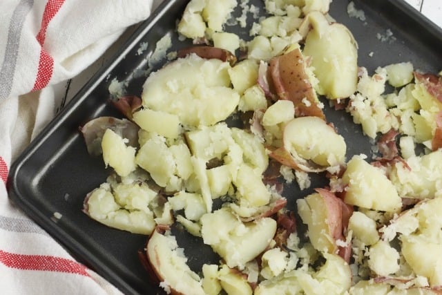 smashed cooked red potatoes