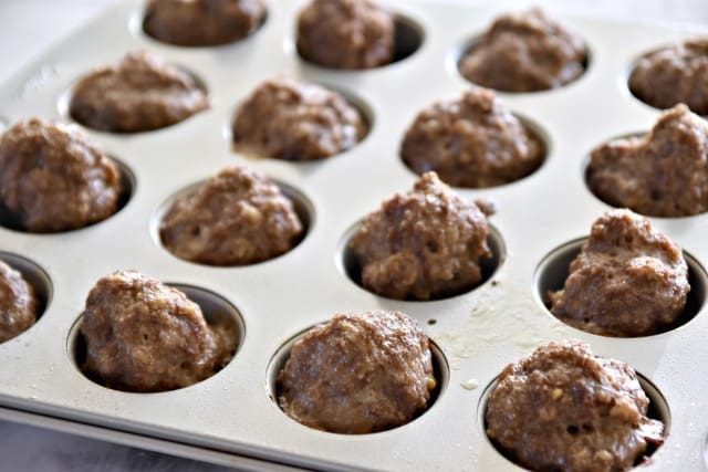 baking meatballs in a muffin tin