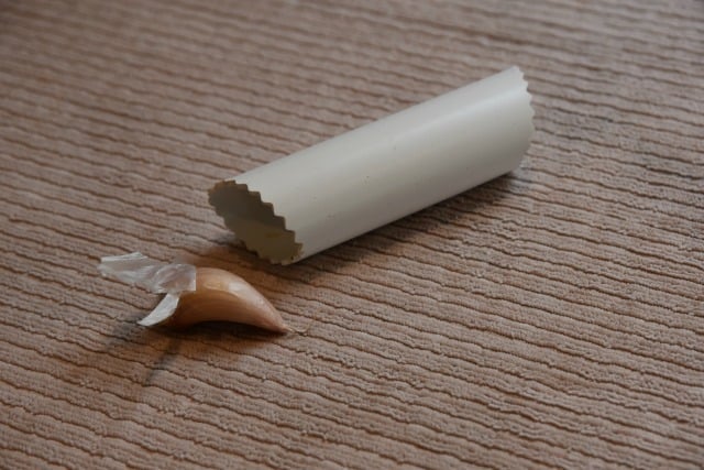 garlic peeler