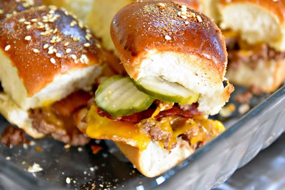 baked bacon cheeseburger sliders with pickles