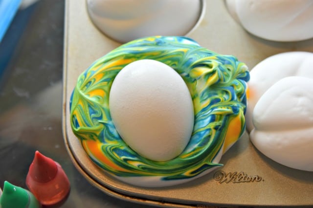 dying eggs with shaving cream