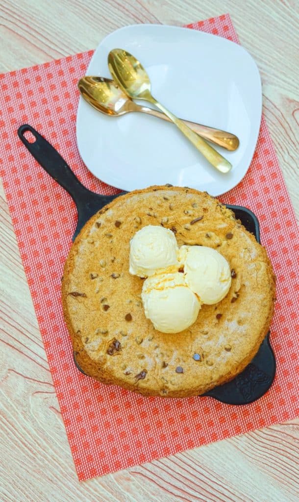 skillet cookie with ice cream