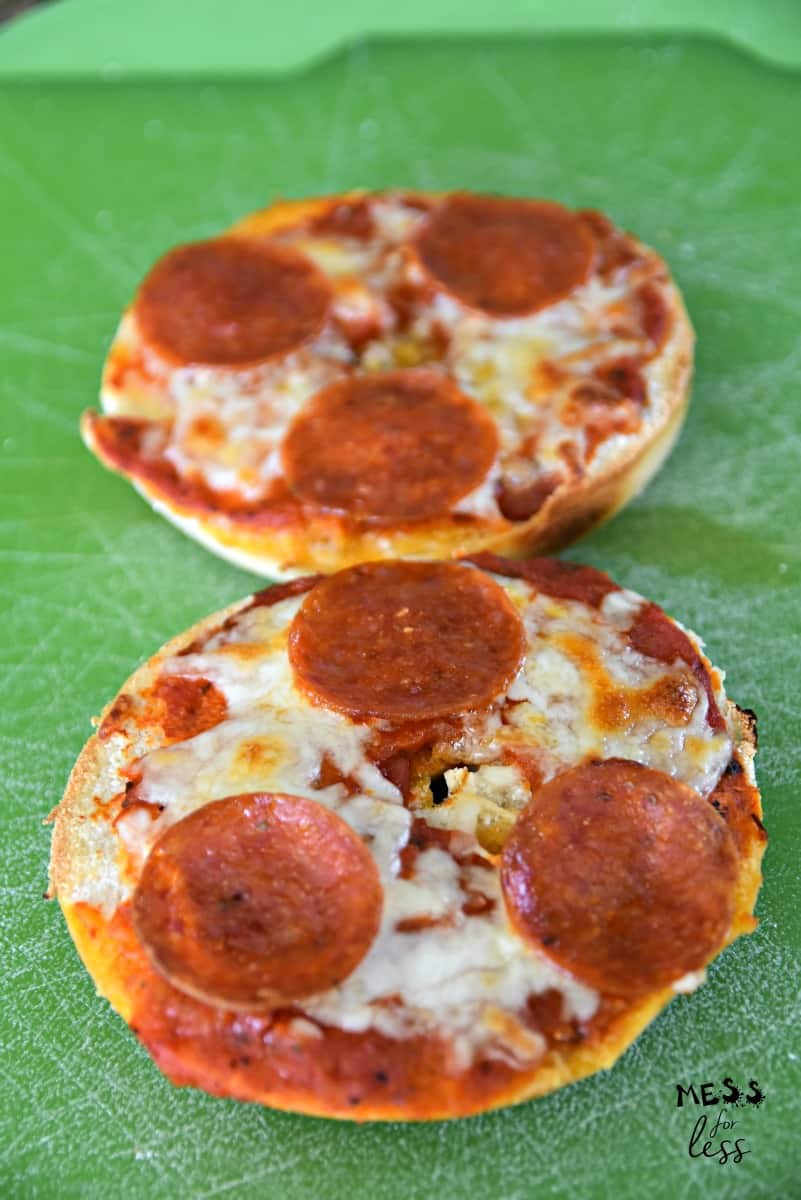 4 Ingredient Pizza Bagels Mess for Less