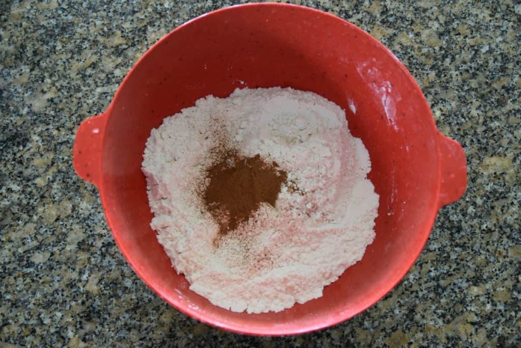 flour and cinnamon in a bowl
