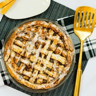Cinnamon Roll Apple Pie 10