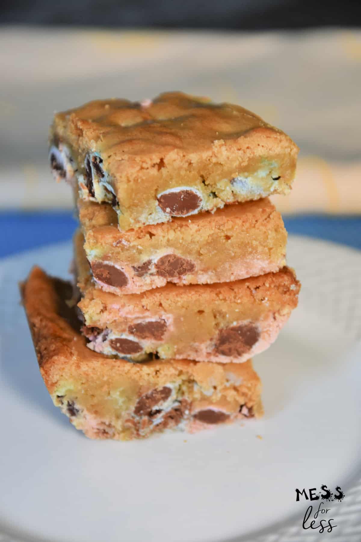 Easter Blondies Recipe - Mess for Less