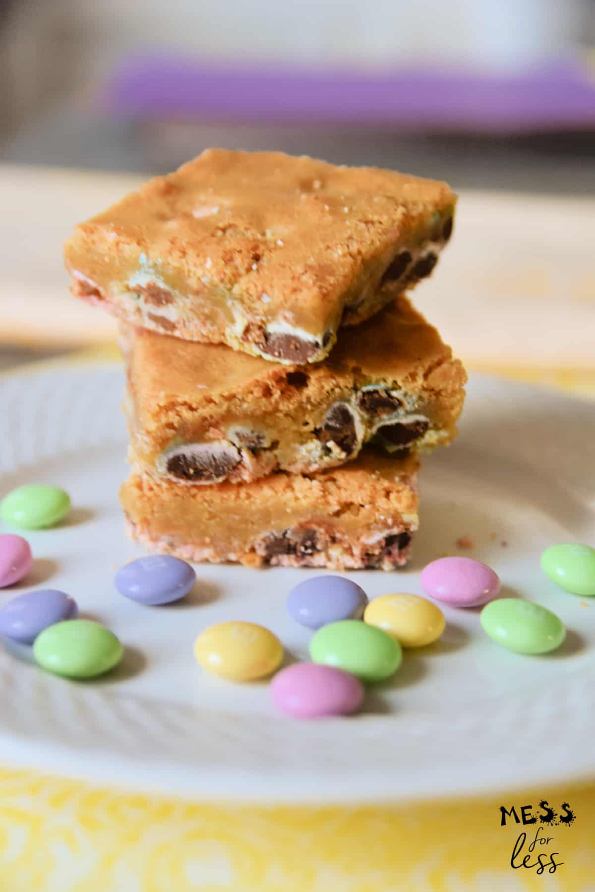 Easter Blondies Recipe - Mess for Less