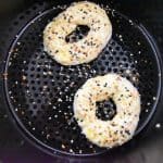 bagels in air fryer with seasoning