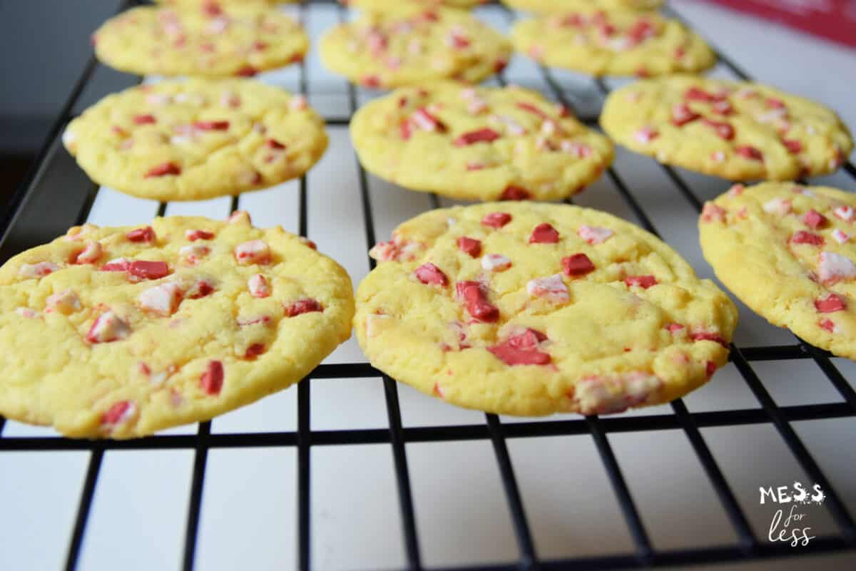 peppermint cookies on a cooling rack